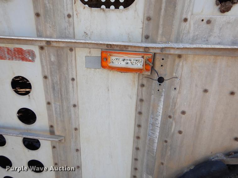 image for item EW9544 1996 Guthrie livestock trailer