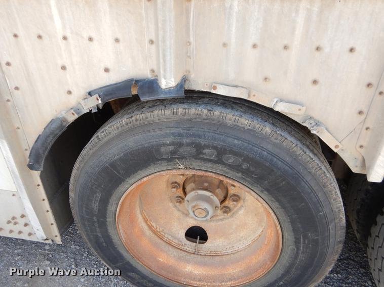 image for item EW9544 1996 Guthrie livestock trailer