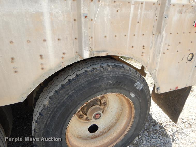 image for item EW9544 1996 Guthrie livestock trailer