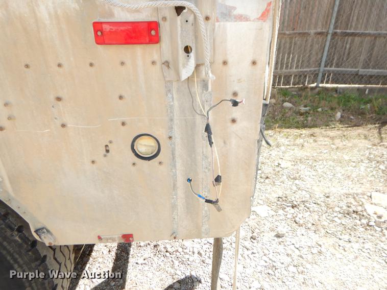 image for item EW9544 1996 Guthrie livestock trailer