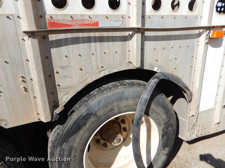 image for item EW9544 1996 Guthrie livestock trailer