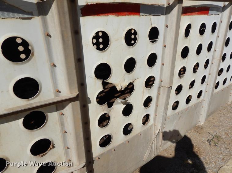 image for item EW9544 1996 Guthrie livestock trailer