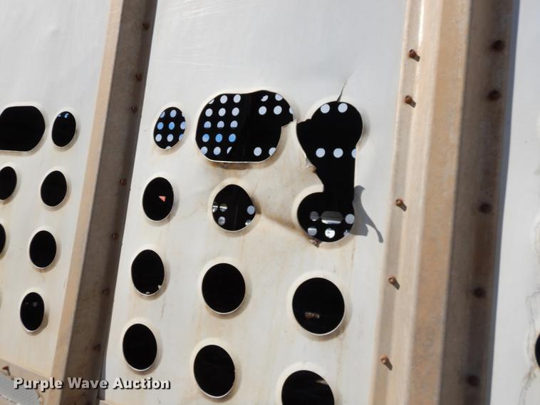 image for item EW9544 1996 Guthrie livestock trailer