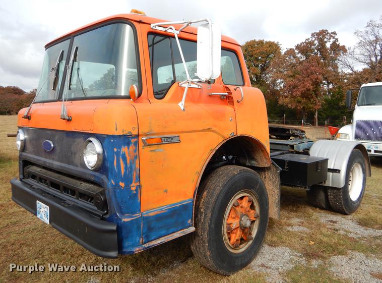 image for item EW9578 1989 Ford 800 yard truck