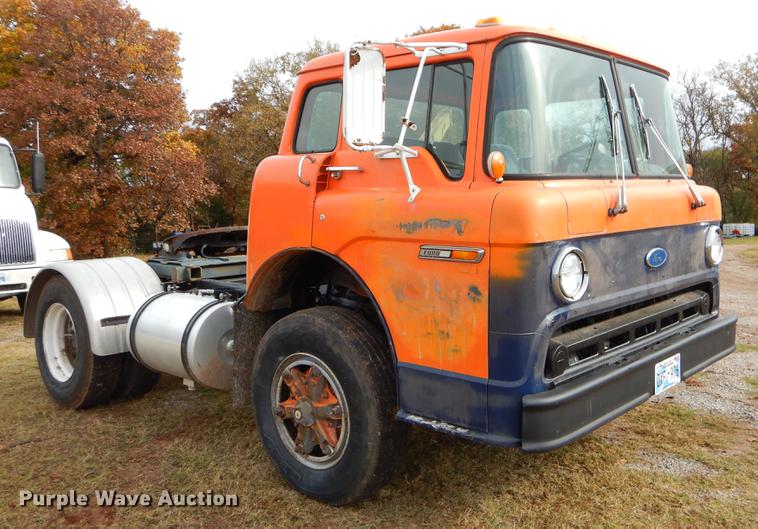 image for item EW9578 1989 Ford 800 yard truck