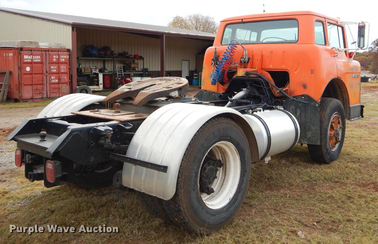 image for item EW9578 1989 Ford 800 yard truck