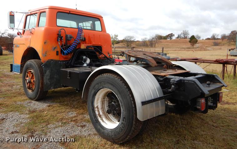 image for item EW9578 1989 Ford 800 yard truck