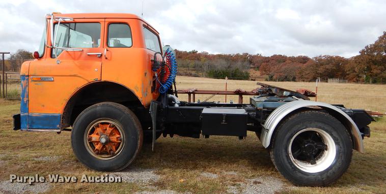 image for item EW9578 1989 Ford 800 yard truck