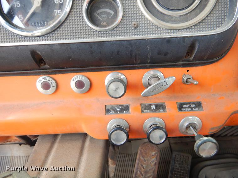 image for item EW9578 1989 Ford 800 yard truck