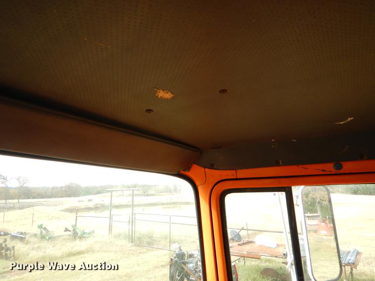 image for item EW9578 1989 Ford 800 yard truck