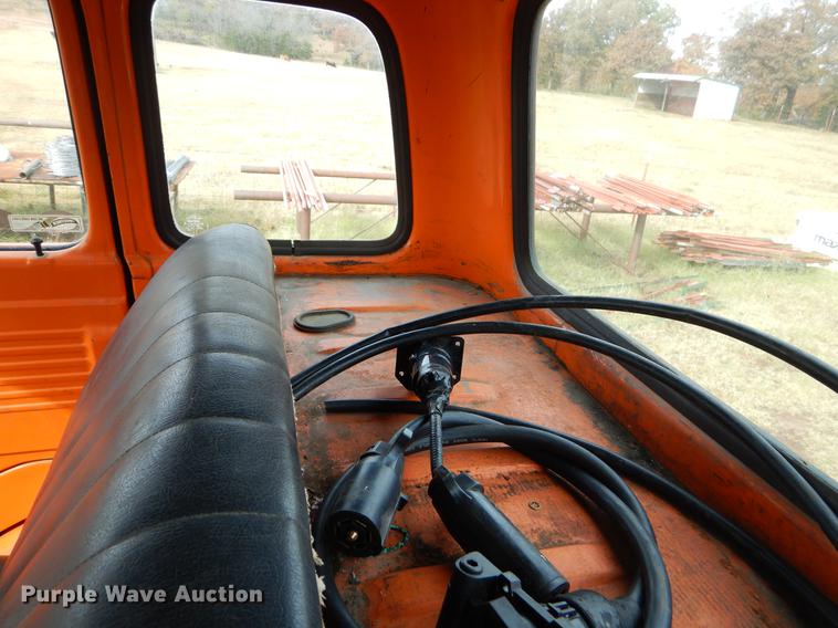 image for item EW9578 1989 Ford 800 yard truck