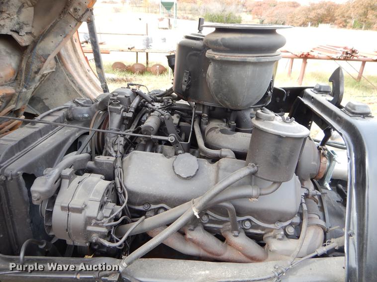 image for item EW9578 1989 Ford 800 yard truck