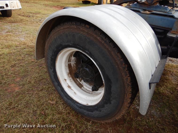 image for item EW9578 1989 Ford 800 yard truck