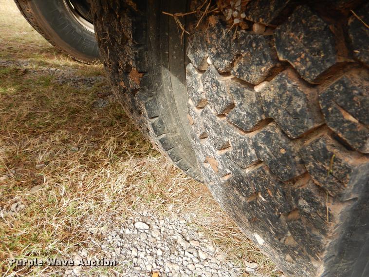 image for item EW9578 1989 Ford 800 yard truck