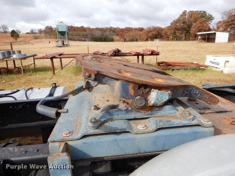 image for item EW9578 1989 Ford 800 yard truck