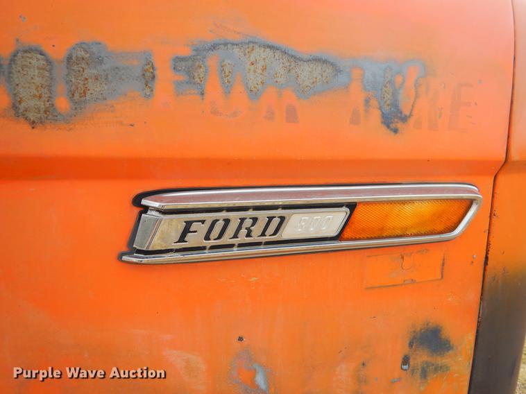 image for item EW9578 1989 Ford 800 yard truck