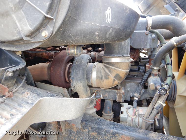 image for item EW9579 1998 Volvo VN semi truck