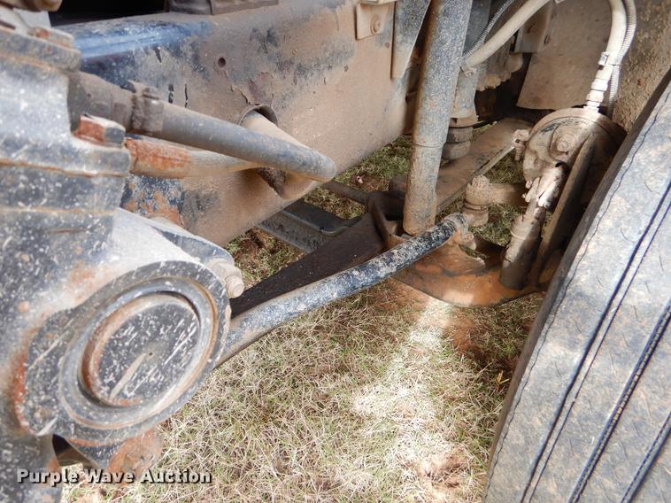 image for item EW9579 1998 Volvo VN semi truck