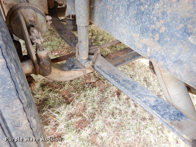 image for item EW9579 1998 Volvo VN semi truck