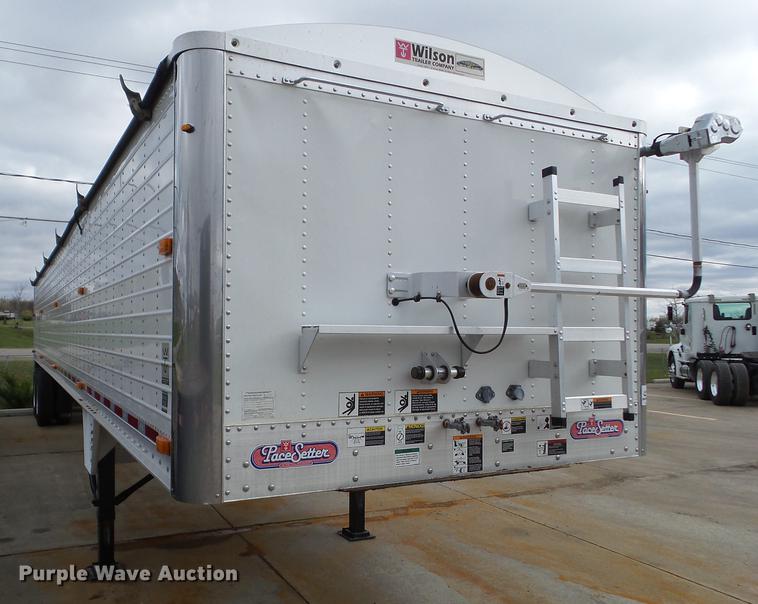 image for item L5716 2010 Wilson DWH-500 double hopper bottom grain trailer