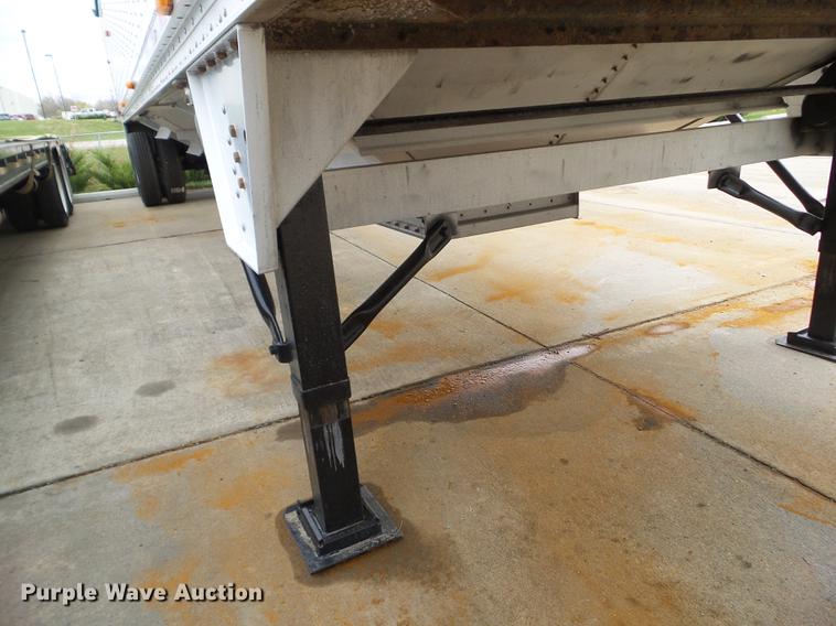 image for item L5716 2010 Wilson DWH-500 double hopper bottom grain trailer