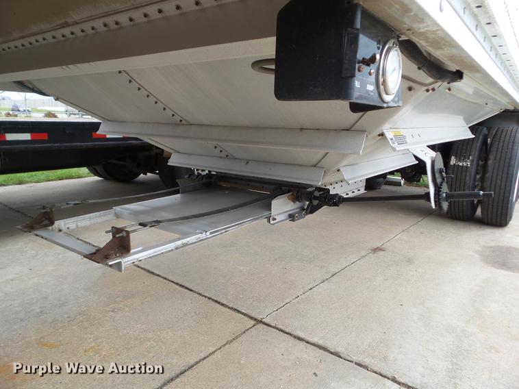 image for item L5716 2010 Wilson DWH-500 double hopper bottom grain trailer