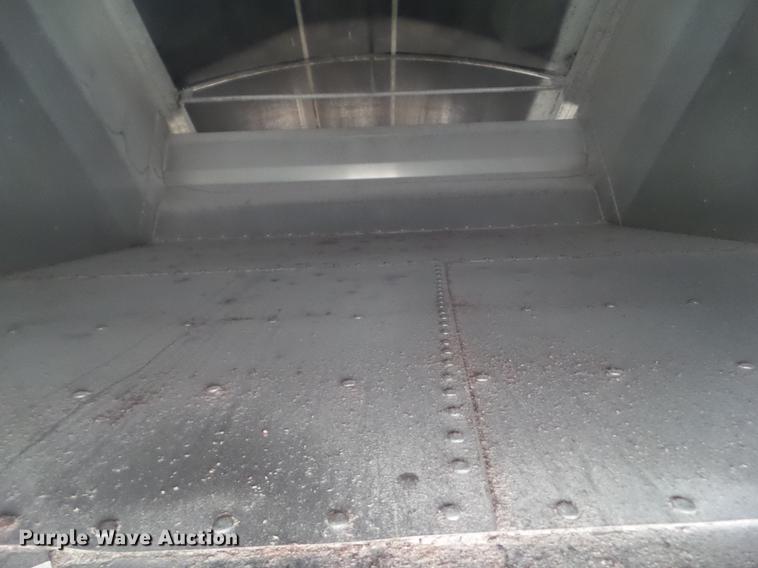 image for item L5716 2010 Wilson DWH-500 double hopper bottom grain trailer