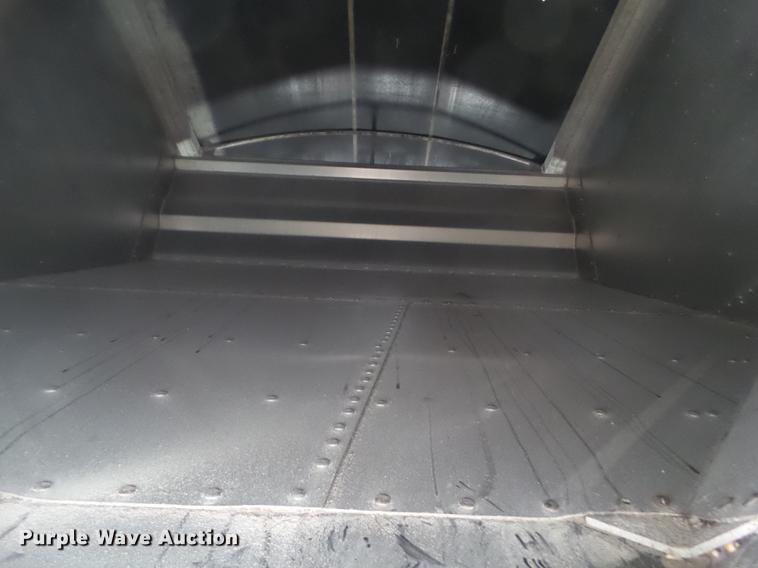 image for item L5716 2010 Wilson DWH-500 double hopper bottom grain trailer