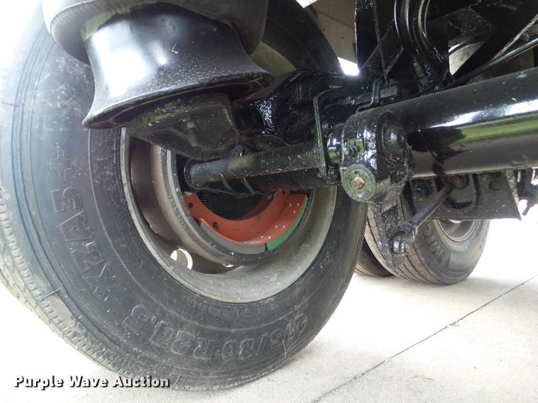 image for item L5716 2010 Wilson DWH-500 double hopper bottom grain trailer