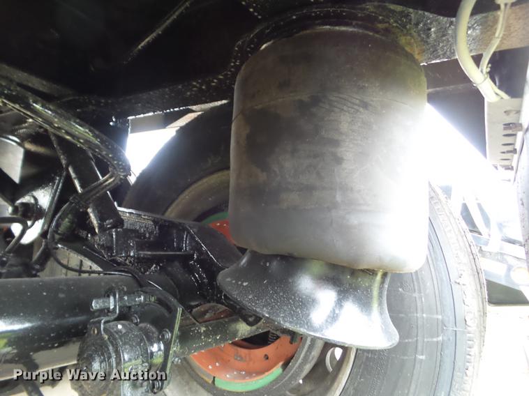 image for item L5716 2010 Wilson DWH-500 double hopper bottom grain trailer