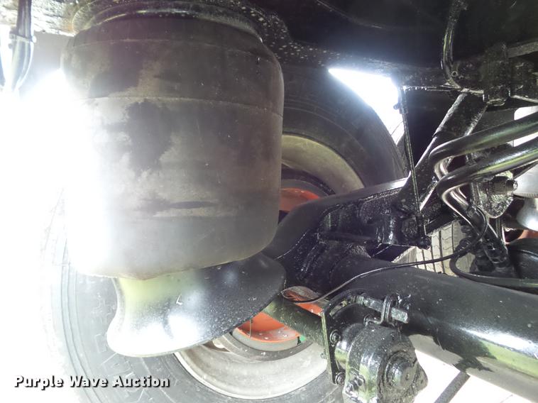 image for item L5716 2010 Wilson DWH-500 double hopper bottom grain trailer