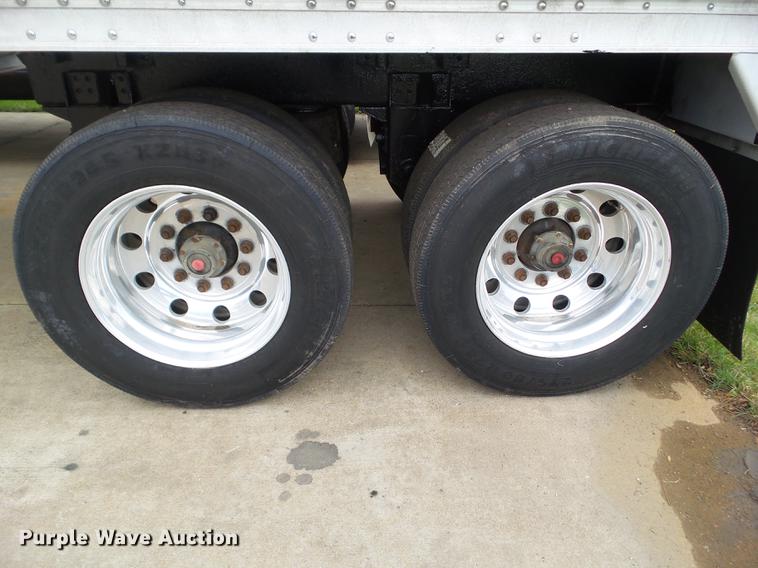 image for item L5716 2010 Wilson DWH-500 double hopper bottom grain trailer