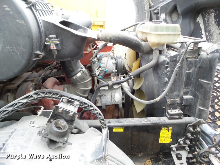 image for item L5719 2007 Volvo VNL semi truck