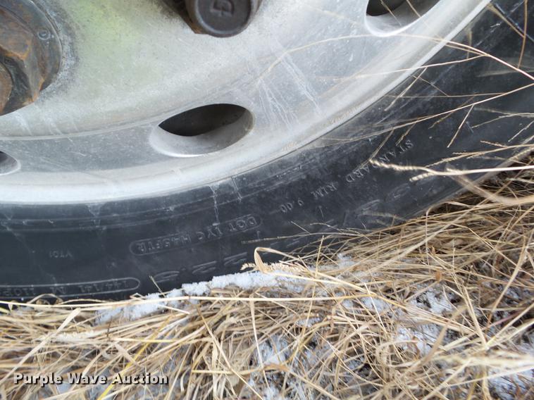 image for item L5719 2007 Volvo VNL semi truck