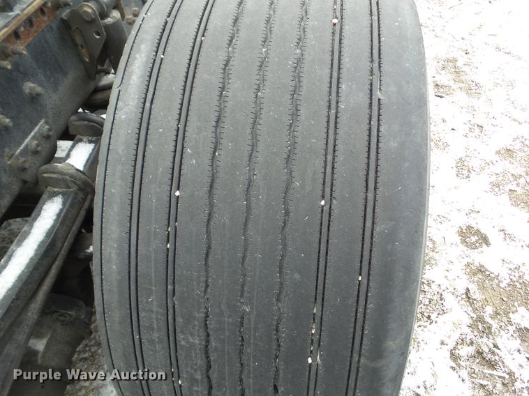 image for item L5719 2007 Volvo VNL semi truck