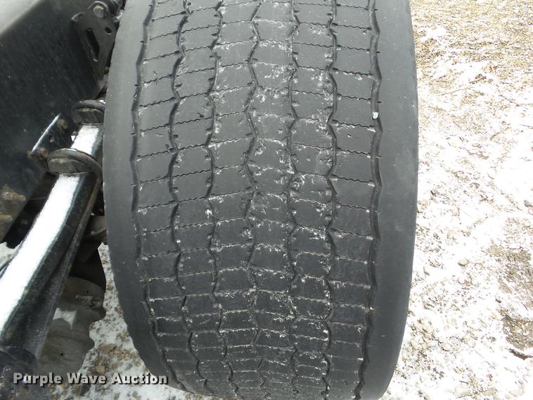 image for item L5719 2007 Volvo VNL semi truck