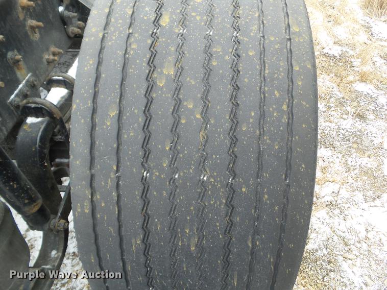 image for item L5719 2007 Volvo VNL semi truck