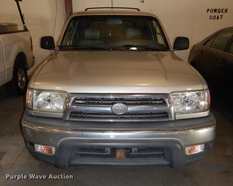 image for item DD8970 2000 Toyota 4Runner SUV