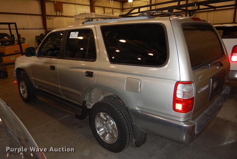 image for item DD8970 2000 Toyota 4Runner SUV