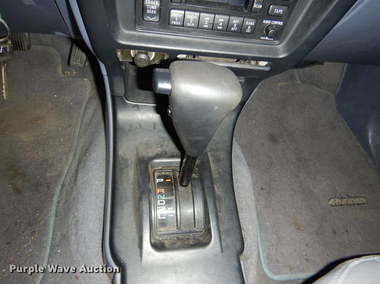 image for item DD8970 2000 Toyota 4Runner SUV