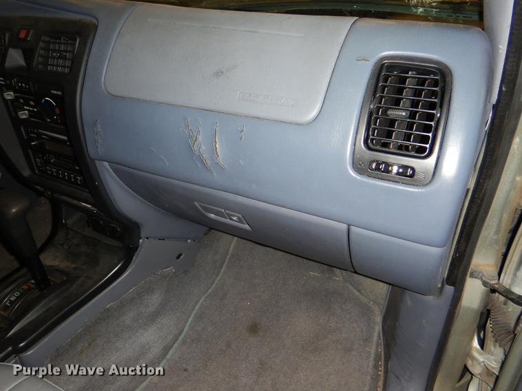 image for item DD8970 2000 Toyota 4Runner SUV