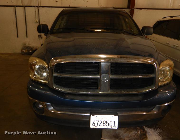 image for item DD8972 2003 Dodge Ram 1500 Quad Cab pickup truck