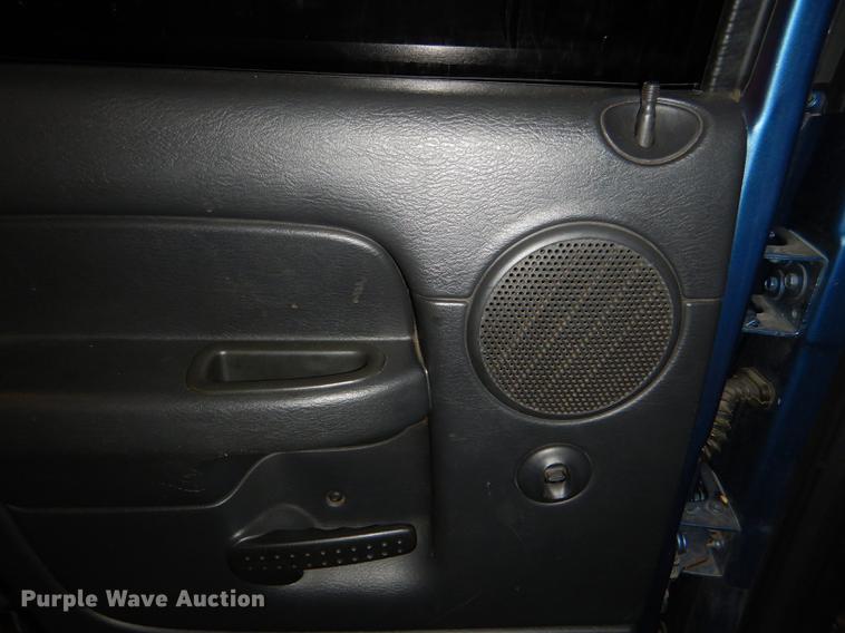 image for item DD8972 2003 Dodge Ram 1500 Quad Cab pickup truck