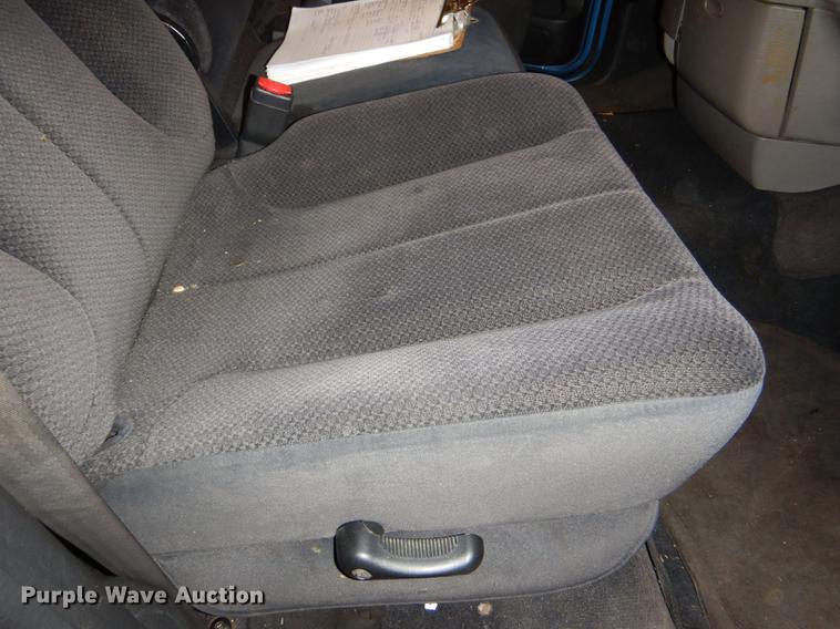 image for item DD8972 2003 Dodge Ram 1500 Quad Cab pickup truck