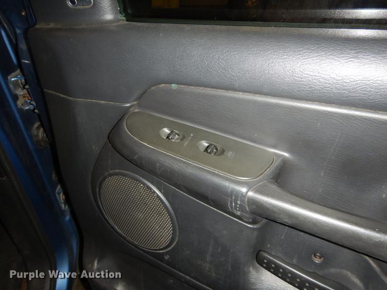image for item DD8972 2003 Dodge Ram 1500 Quad Cab pickup truck