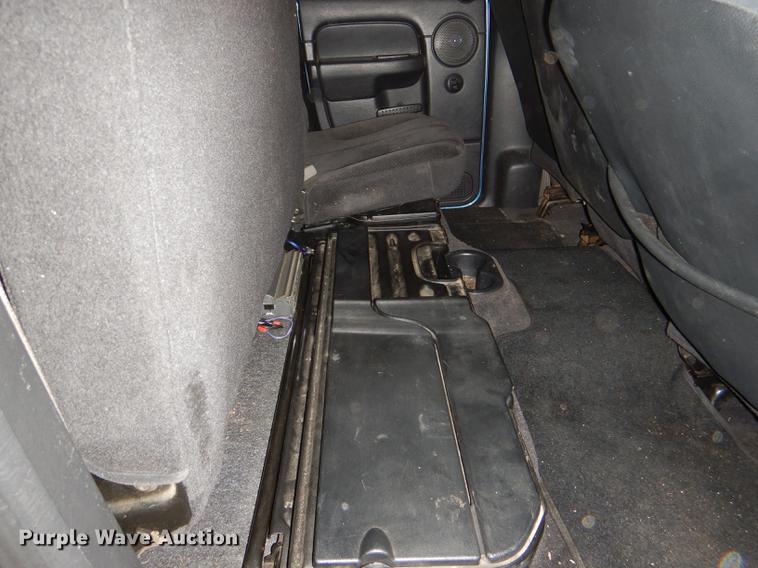 image for item DD8972 2003 Dodge Ram 1500 Quad Cab pickup truck