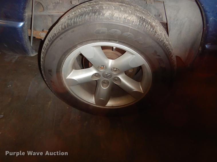 image for item DD8972 2003 Dodge Ram 1500 Quad Cab pickup truck