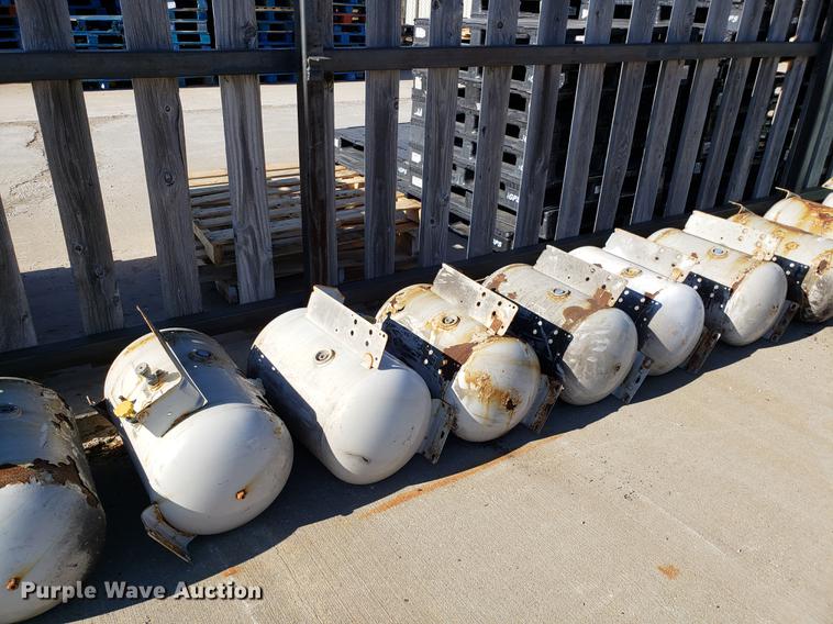 image for item AV9465 (14) tanks