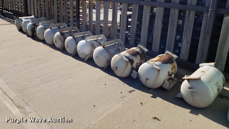 image for item AV9465 (14) tanks