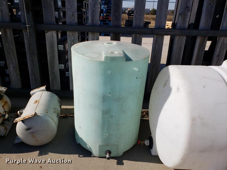 image for item AV9465 (14) tanks